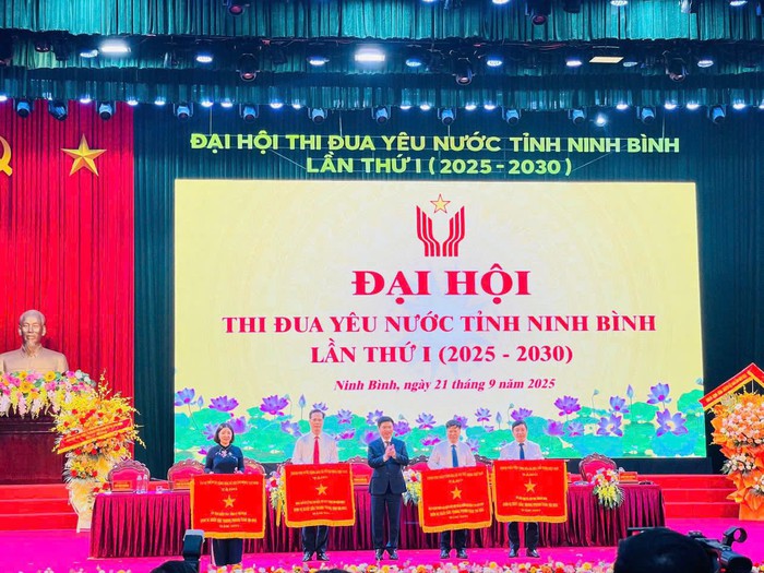 Phó Chủ tịch nước: Ninh Bình cần tăng tốc bứt phá theo mô hình tăng trưởng mới- Ảnh 6. Phó Chủ tịch nước: Ninh Bình cần tăng tốc bứt phá theo mô hình tăng trưởng mới- Ảnh 6.
