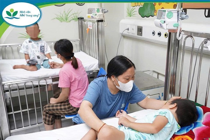 Theo bà lên nương, 3 cháu bé bị ong đốt, 1 trường hợp tử vong- Ảnh 2. Theo bà lên nương, 3 cháu bé bị ong đốt, 1 trường hợp tử vong- Ảnh 2.