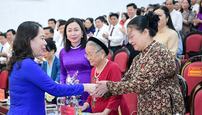 Phó Chủ tịch nước: Ninh Bình cần tăng tốc bứt phá theo mô hình tăng trưởng mới- Ảnh 1. Phó Chủ tịch nước: Ninh Bình cần tăng tốc bứt phá theo mô hình tăng trưởng mới- Ảnh 1.