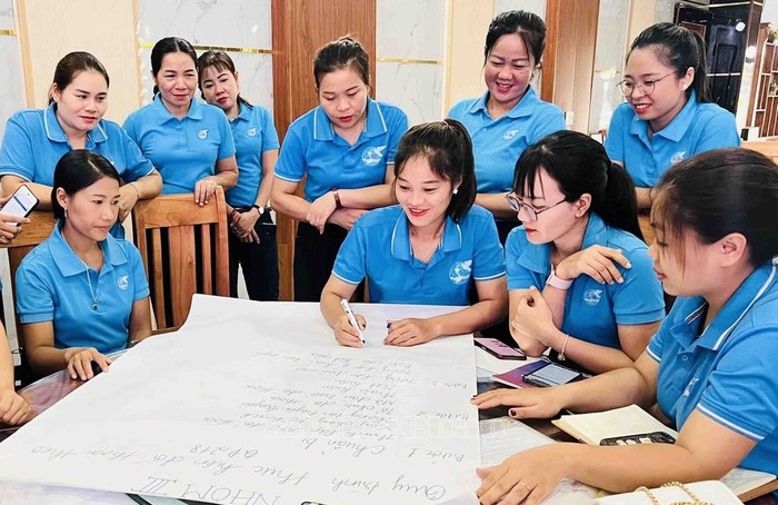 Nâng cao chất lượng cán bộ, đảng viên nữ và phát huy vai trò của phụ nữ trong xây dựng gia đình hạnh phúc, văn minh- Ảnh 8. Nâng cao chất lượng cán bộ, đảng viên nữ và phát huy vai trò của phụ nữ trong xây dựng gia đình hạnh phúc, văn minh- Ảnh 8.