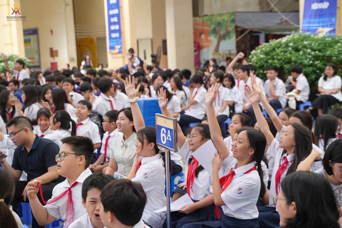 "Thắp sáng đam mê": Tôn vinh các nhà khoa học nữ, khơi nguồn ước mơ cho thế hệ trẻ- Ảnh 1. "Thắp sáng đam mê": Tôn vinh các nhà khoa học nữ, khơi nguồn ước mơ cho thế hệ trẻ- Ảnh 1.