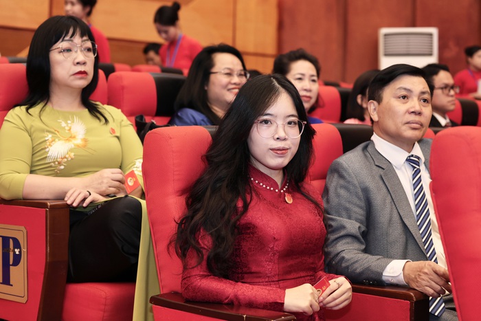 Xây dựng tổ chức Đảng vững mạnh trong cơ quan báo chí- Ảnh 3. Xây dựng tổ chức Đảng vững mạnh trong cơ quan báo chí- Ảnh 3.