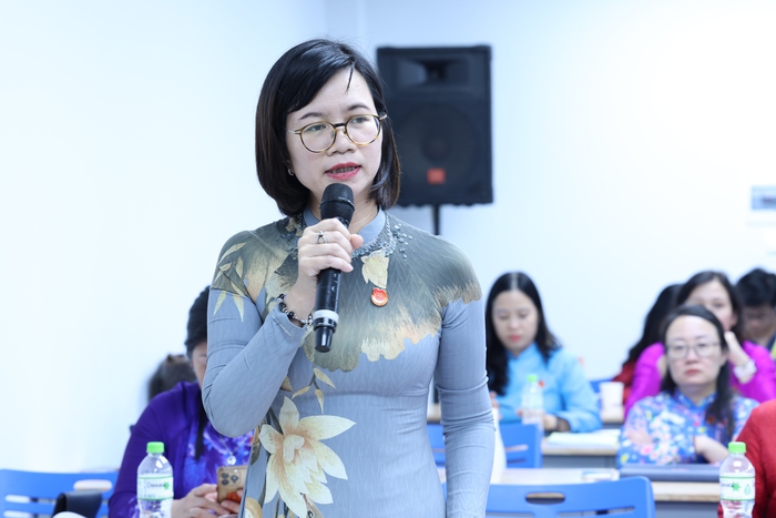 Sinh hoạt chi bộ không nhất thiết chỉ ở phòng họp- Ảnh 5. Sinh hoạt chi bộ không nhất thiết chỉ ở phòng họp- Ảnh 5.