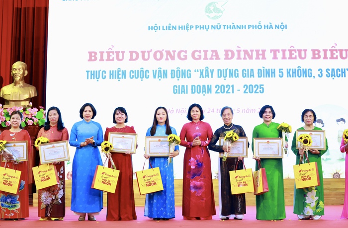 Nâng cao chất lượng cán bộ, đảng viên nữ và phát huy vai trò của phụ nữ trong xây dựng gia đình hạnh phúc, văn minh- Ảnh 9. Nâng cao chất lượng cán bộ, đảng viên nữ và phát huy vai trò của phụ nữ trong xây dựng gia đình hạnh phúc, văn minh- Ảnh 9.