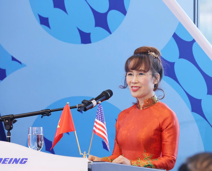 Chủ tịch nước Lương Cường chứng kiến Vietjet nhận bàn giao tàu bay Boeing đầu tiên - dấu mốc 30 năm quan hệ Việt Nam - Hoa Kỳ- Ảnh 4. Chủ tịch nước Lương Cường chứng kiến Vietjet nhận bàn giao tàu bay Boeing đầu tiên - dấu mốc 30 năm quan hệ Việt Nam - Hoa Kỳ- Ảnh 4.