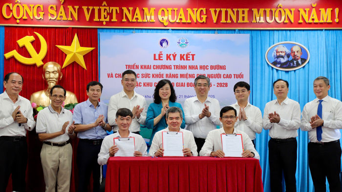 Triển khai nha học đường theo mô hình Trường - Trạm tại Côn Đảo- Ảnh 1. Triển khai nha học đường theo mô hình Trường - Trạm tại Côn Đảo- Ảnh 1.