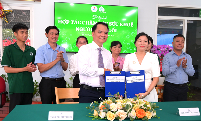 Đột phá trong chăm sóc người cao tuổi tại TPHCM: Lần đầu tiên cơ sở y tế công lập hợp tác với viện dưỡng lão tư nhân- Ảnh 1.