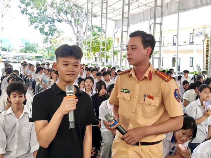 "Vắc-xin tinh thần" cho học sinh vùng cao- Ảnh 3.
