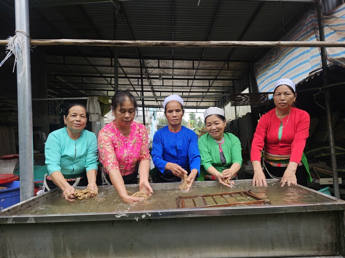 Những phụ nữ gìn giữ di sản văn hóa dân tộc, tạo sinh kế bền vững- Ảnh 5.