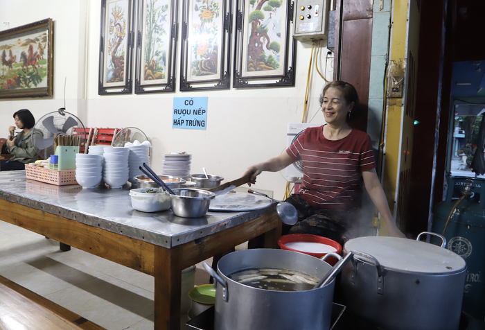 Trải nghiệm bất ngờ với bánh cuốn Cao Bằng ở… nhà nghỉ Hoa Hồng- Ảnh 1.