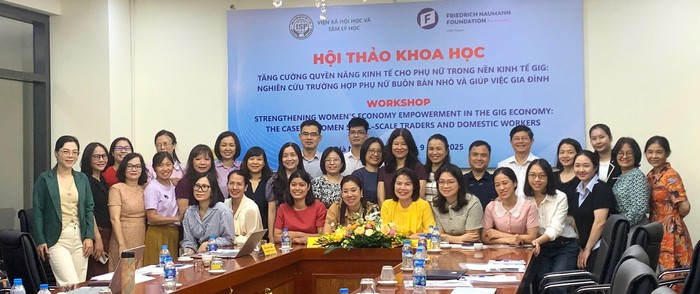 Phụ nữ lao động tự do cần hỗ trợ vốn và kỹ năng số để tránh nguy cơ bị bỏ lại phía sau - Ảnh 1.