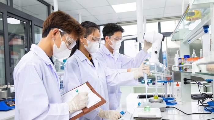 Cạnh miễn thuế thu nhập, cần thêm cơ chế thúc đẩy vai trò nhà khoa học nữ  - Ảnh 2.