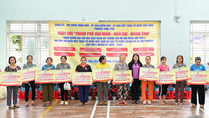 TPHCM: Lan tỏa yêu thương đến với bà con khó khăn
- Ảnh 1.