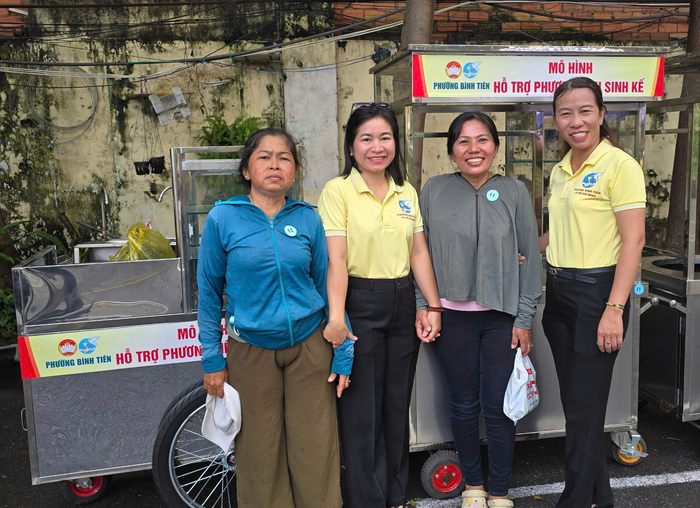 TPHCM: Lan tỏa yêu thương đến với bà con khó khăn
- Ảnh 3.