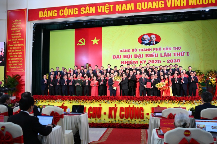 Tổng thư ký Quốc hội giữ chức Bí thư Thành uỷ Cần Thơ nhiệm kỳ 2025-2030- Ảnh 2.