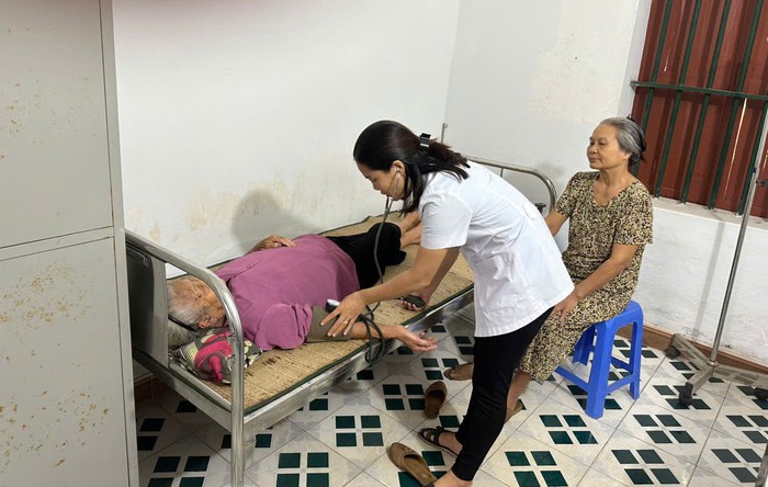 Trạm y tế xã - mắt xích quan trọng trong chăm sóc sức khỏe cộng đồng- Ảnh 1.