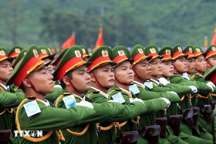 Khối chiến sĩ Công an nhân dân tham gia tổng hợp luyện lực lượng diễu binh, diễu hành thực hiện nhiệm vụ A80. (Ảnh: Tuấn Anh/TTXVN)