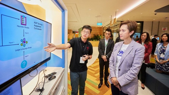 Việt Nam ứng dụng AI thế nào để giải quyết bài toán "người ít, việc nhiều"?- Ảnh 2.