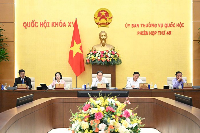 Chủ tịch Quốc hội: Không thể tuyển viên chức vào là "ở trong bộ máy suốt đời"- Ảnh 2.