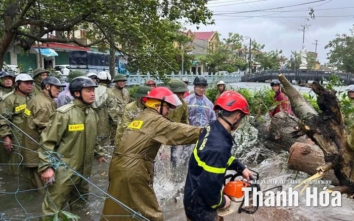 Thanh Hóa oằn mình trong lũ: Hàng trăm nhà dân, trường học ngập sâu- Ảnh 2.