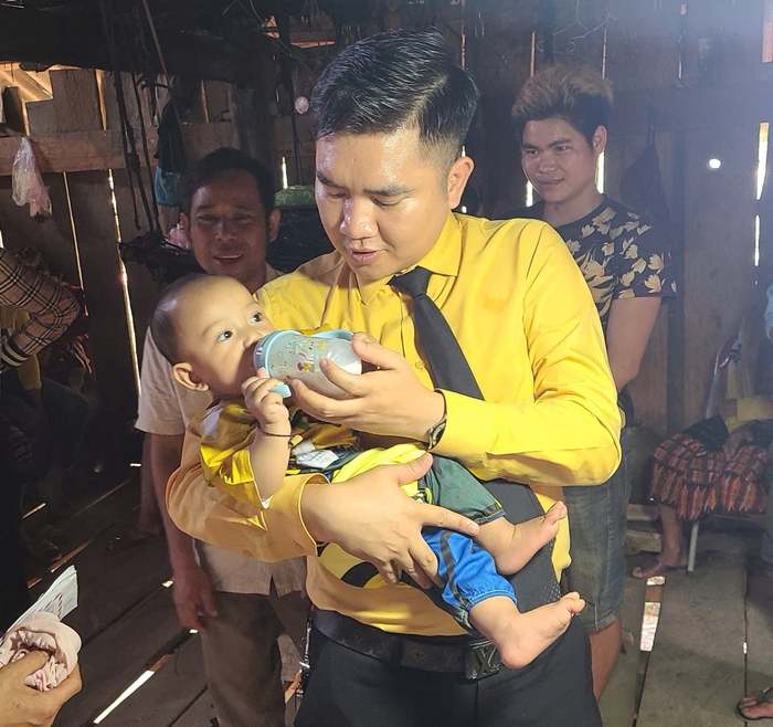 Người cha đỡ đầu đặc biệt- Ảnh 2.