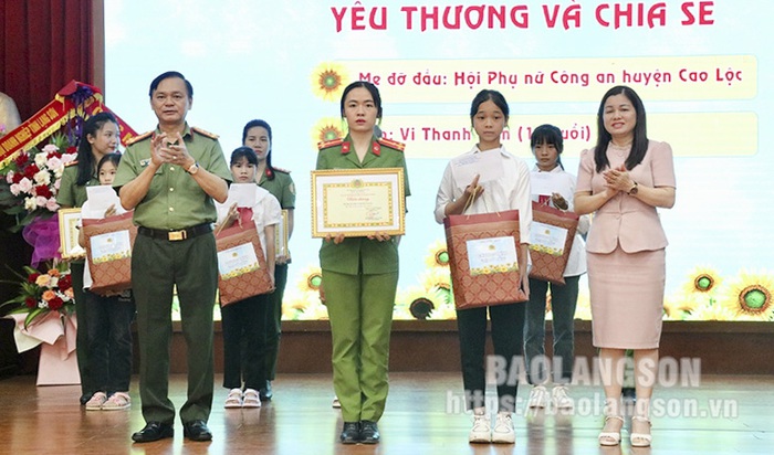 Chương trình “Mẹ đỡ đầu” tại Lạng Sơn: Huy động hơn 2,9 tỷ đồng, đỡ đầu dài hạn 402 trẻ- Ảnh 2.