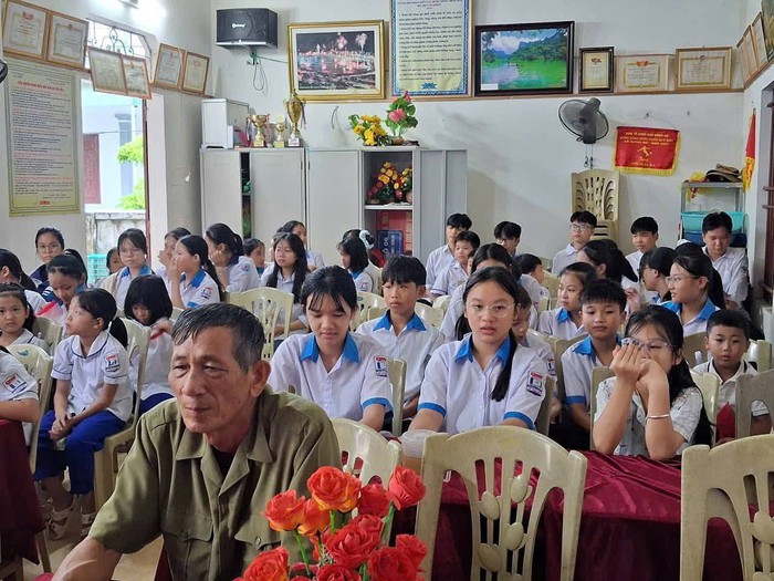 "Lắng nghe con nói" trước thềm năm học mới- Ảnh 2. "Lắng nghe con nói" trước thềm năm học mới- Ảnh 2.