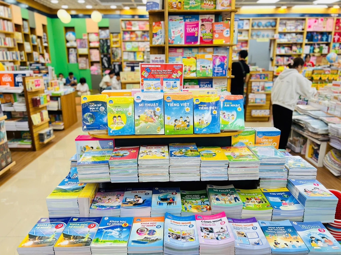 Hàng loạt sản phẩm khuyến mại đến 50% mùa tựu trường - Ảnh 2. Hàng loạt sản phẩm khuyến mại đến 50% mùa tựu trường - Ảnh 2.