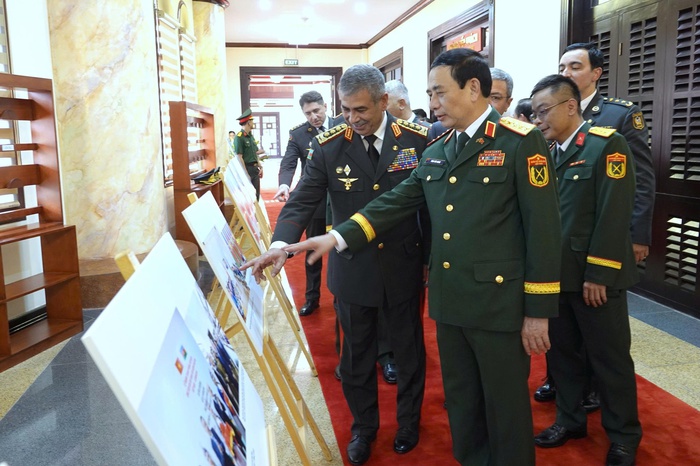Hội đàm giữa Bộ trưởng Bộ Quốc phòng hai nước Việt Nam và Azerbaijan - Ảnh 4. Hội đàm giữa Bộ trưởng Bộ Quốc phòng hai nước Việt Nam và Azerbaijan - Ảnh 4.