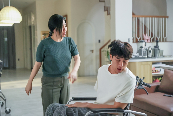 Thuận Nguyễn đối đầu Lê Khánh vì em gái Trấn Thành- Ảnh 1. Thuận Nguyễn đối đầu Lê Khánh vì em gái Trấn Thành- Ảnh 1.