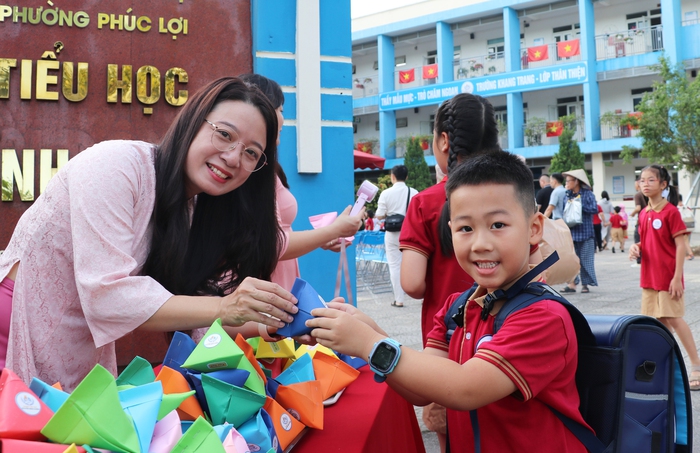 Học sinh hân hoan trong Lễ khai giảng đặc biệt- Ảnh 10. Học sinh hân hoan trong Lễ khai giảng đặc biệt- Ảnh 10.