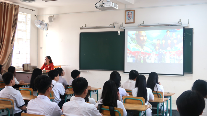 Học sinh hân hoan trong Lễ khai giảng đặc biệt- Ảnh 4. Học sinh hân hoan trong Lễ khai giảng đặc biệt- Ảnh 4.