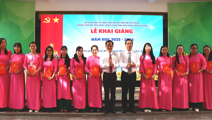 TPHCM: Gần 250 học sinh có hoàn cảnh đặc biệt bước vào năm học mới- Ảnh 2. TPHCM: Gần 250 học sinh có hoàn cảnh đặc biệt bước vào năm học mới- Ảnh 2.
