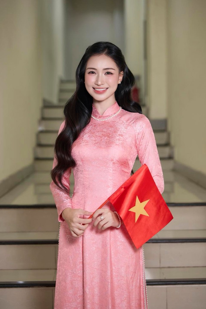 Những yếu tố khiến Hòa Minzy tạo "cơn sốt" tỉ view 
- Ảnh 2.