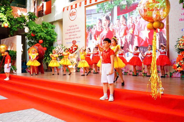 Điểm nhấn trong Lễ khai giảng tại ngôi tường mang tên danh nhân “Vạn thế sư biểu” Chu Văn An- Ảnh 3. Điểm nhấn trong Lễ khai giảng tại ngôi tường mang tên danh nhân “Vạn thế sư biểu” Chu Văn An- Ảnh 3.
