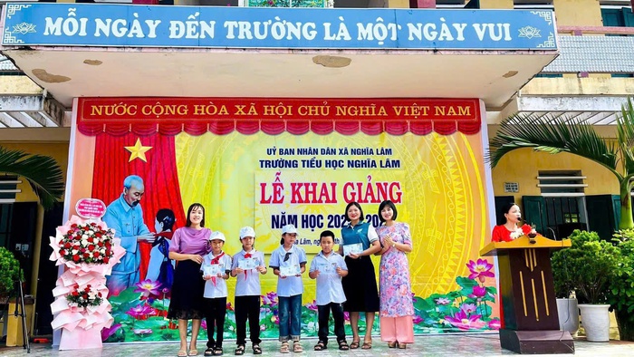 Các cấp Hội phụ nữ tỉnh Ninh Bình chăm lo học sinh có hoàn cảnh khó khăn - Ảnh 1.