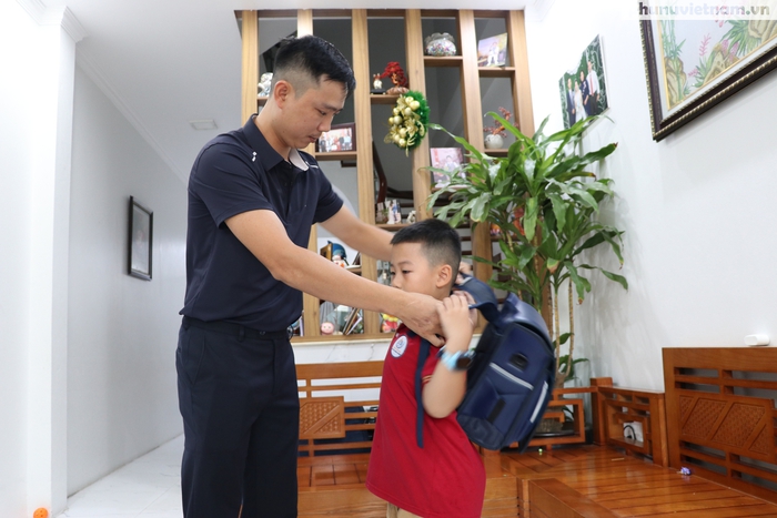 Theo chân học sinh lớp 1 dự Lễ khai giảng đặc biệt- Ảnh 7. Theo chân học sinh lớp 1 dự Lễ khai giảng đặc biệt- Ảnh 7.