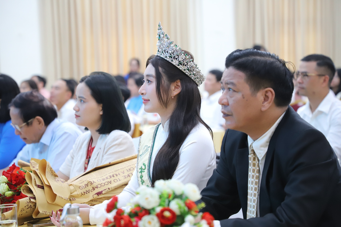 Phó Chủ tịch Hội LHPNVN Nguyễn Thị Minh Hương dự khai giảng năm học mới tại Học viện Phụ nữ Việt Nam- Ảnh 1. Phó Chủ tịch Hội LHPNVN Nguyễn Thị Minh Hương dự khai giảng năm học mới tại Học viện Phụ nữ Việt Nam- Ảnh 1.
