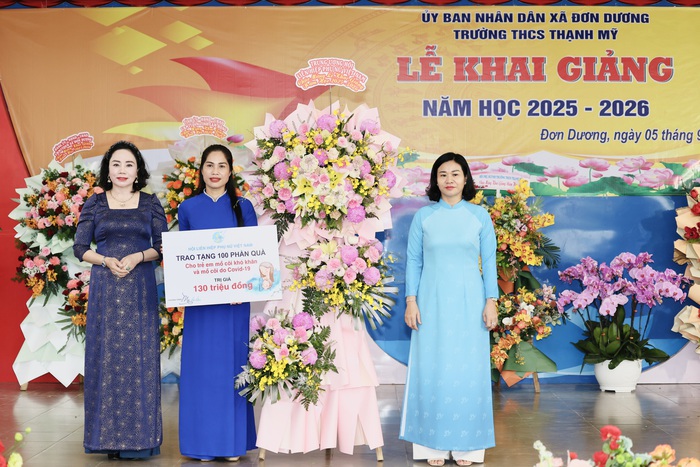 Chủ tịch Hội LHPN Việt Nam Nguyễn Thị Tuyến tặng quà trẻ em có hoàn cảnh khó khăn tại Lâm Đồng- Ảnh 2. Chủ tịch Hội LHPN Việt Nam Nguyễn Thị Tuyến tặng quà trẻ em có hoàn cảnh khó khăn tại Lâm Đồng- Ảnh 2.