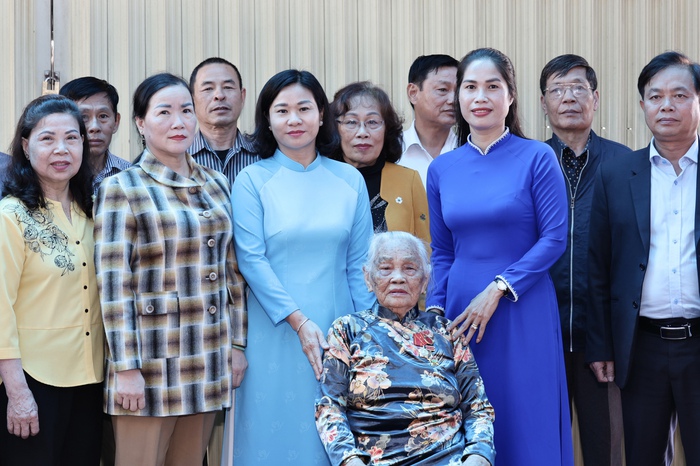 Chủ tịch Hội LHPN Việt Nam thăm hỏi, tri ân nữ Đảng viên tại Lâm Đồng- Ảnh 1. Chủ tịch Hội LHPN Việt Nam thăm hỏi, tri ân nữ Đảng viên tại Lâm Đồng- Ảnh 1.
