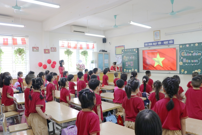 Học sinh hân hoan trong Lễ khai giảng đặc biệt- Ảnh 5. Học sinh hân hoan trong Lễ khai giảng đặc biệt- Ảnh 5.