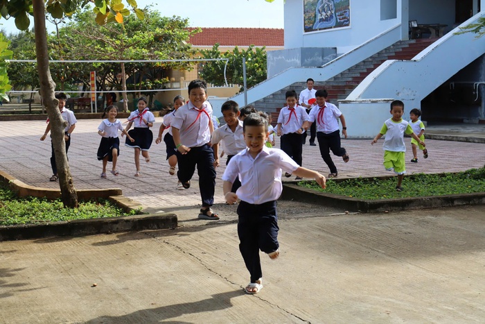 Rộn ràng không khí khai giảng năm học mới ở Trường Sa- Ảnh 1. Rộn ràng không khí khai giảng năm học mới ở Trường Sa- Ảnh 1.