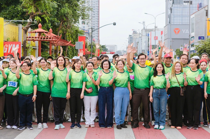 TPHCM: 300 người ở phường Phú Thọ cùng tham gia giải đi bộ “Đại đoàn kết”- Ảnh 1. TPHCM: 300 người ở phường Phú Thọ cùng tham gia giải đi bộ “Đại đoàn kết”- Ảnh 1.