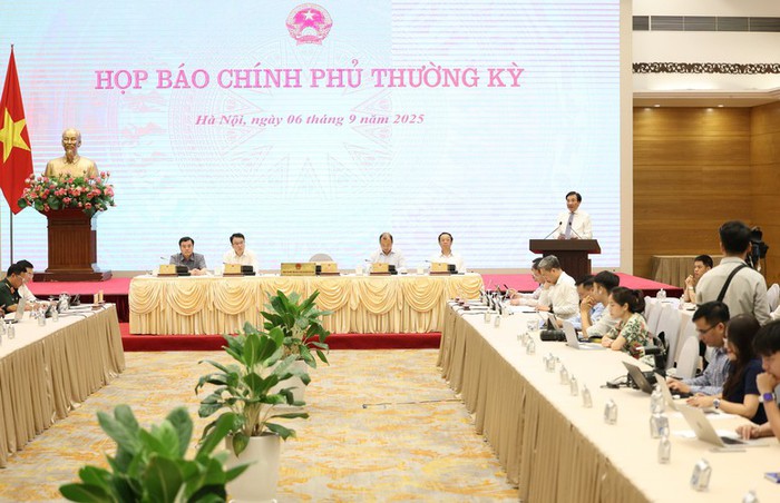 Dự báo Việt Nam thuộc nhóm nước tăng trưởng cao hàng đầu khu vực và thế giới năm 2025- Ảnh 2.