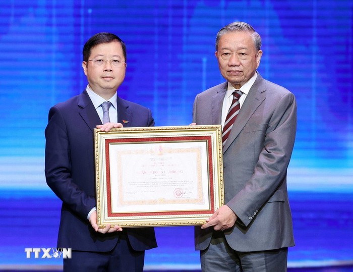 Tổng Bí thư: VTV cần nỗ lực để trở thành cơ quan truyền thông hàng đầu khu vực- Ảnh 7. Tổng Bí thư: VTV cần nỗ lực để trở thành cơ quan truyền thông hàng đầu khu vực- Ảnh 7.
