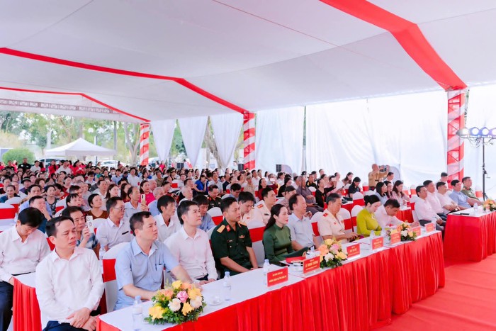 Khai trương Nhà trưng bày Xô viết Nghệ Tĩnh: Tri ân, tiếp nối khát vọng tự do- Ảnh 1. Khai trương Nhà trưng bày Xô viết Nghệ Tĩnh: Tri ân, tiếp nối khát vọng tự do- Ảnh 1.