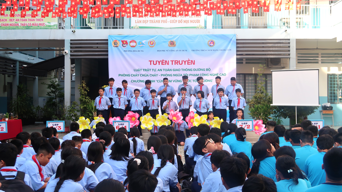 Gần 500 học sinh nhận diện và phòng tránh "bắt cóc online"- Ảnh 1.