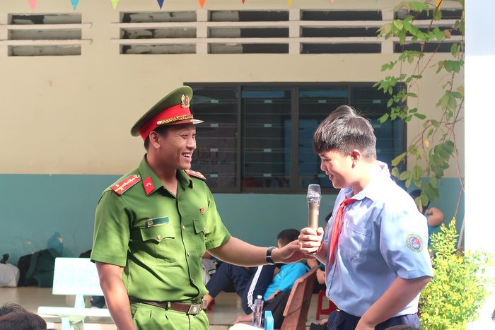Gần 500 học sinh nhận diện và phòng tránh "bắt cóc online"- Ảnh 2.