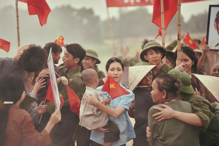 Chiến thắng kép cho “Mưa đỏ” và “Nỗi đau giữa hòa bình”- Ảnh 1. Chiến thắng kép cho “Mưa đỏ” và “Nỗi đau giữa hòa bình”- Ảnh 1.