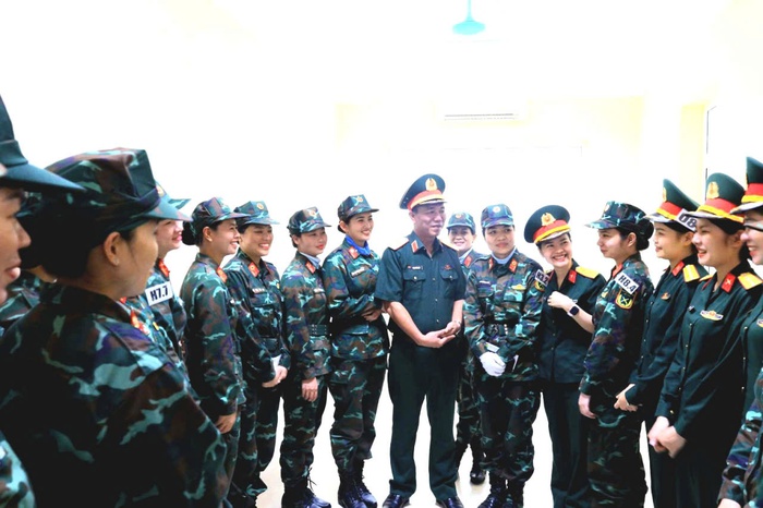 Các “bóng hồng” quân y A80 lan toả tình yêu nước khi về thăm quê nhà - Ảnh 6. Các “bóng hồng” quân y A80 lan toả tình yêu nước khi về thăm quê nhà - Ảnh 6.